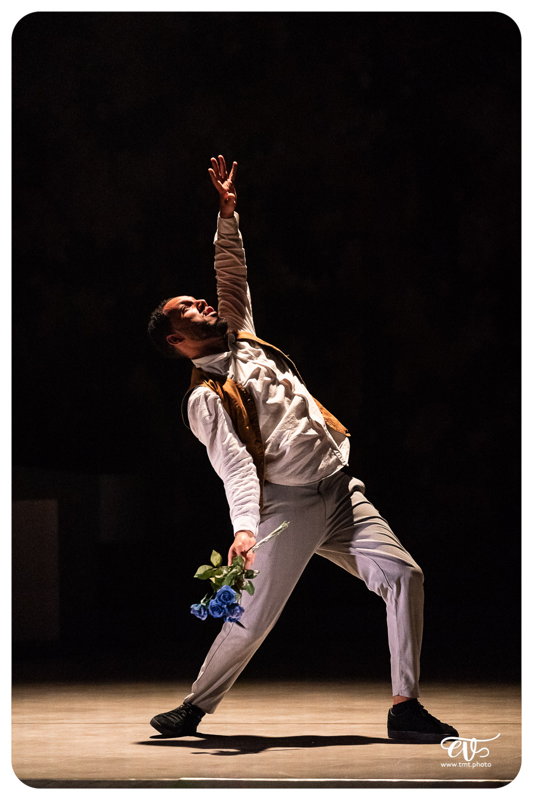 SUR LE FIL (CIE PYRAMID)